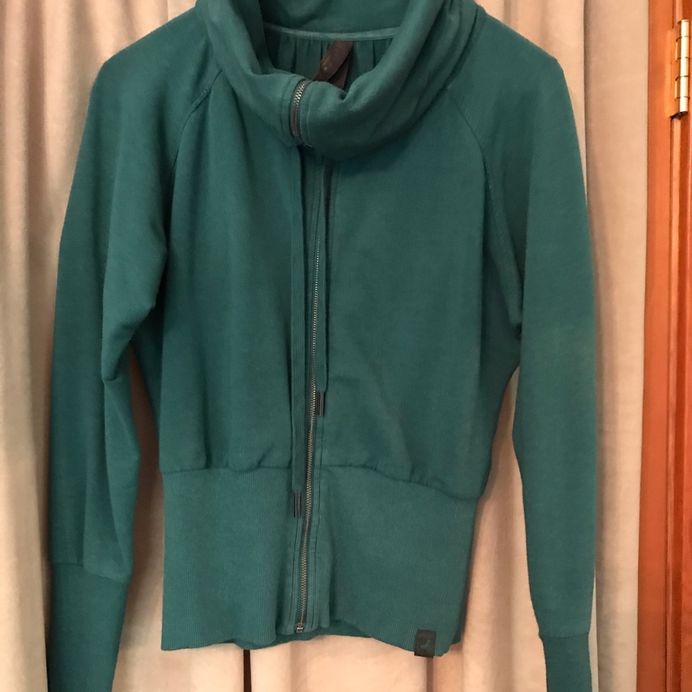 Aritzia Community zip-up bamboo and organic cotton